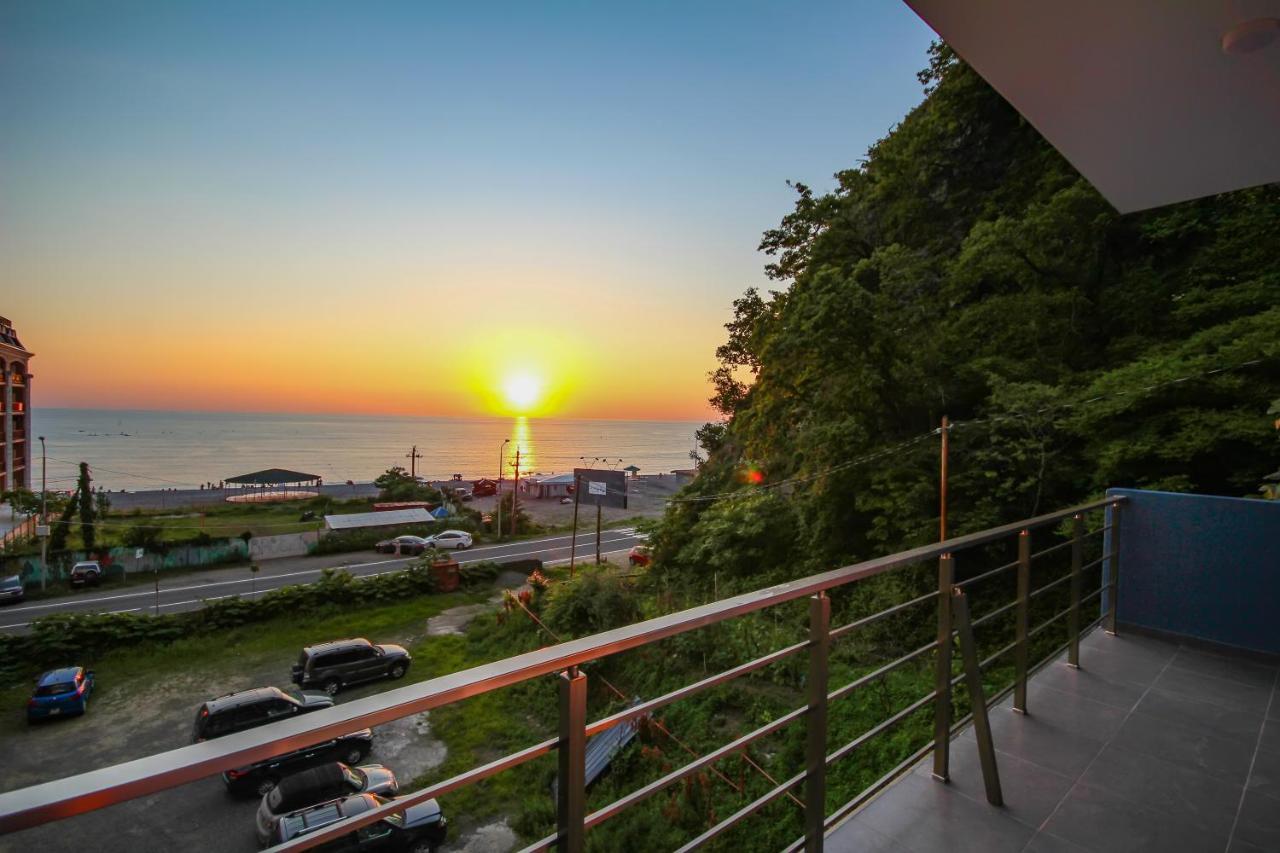 Guest House 99 Batumi Exterior foto