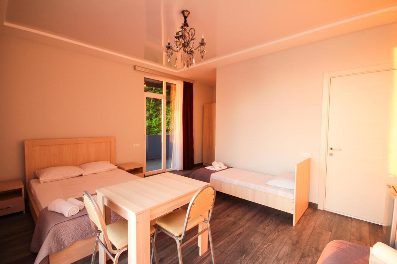 Guest House 99 Batumi Exterior foto