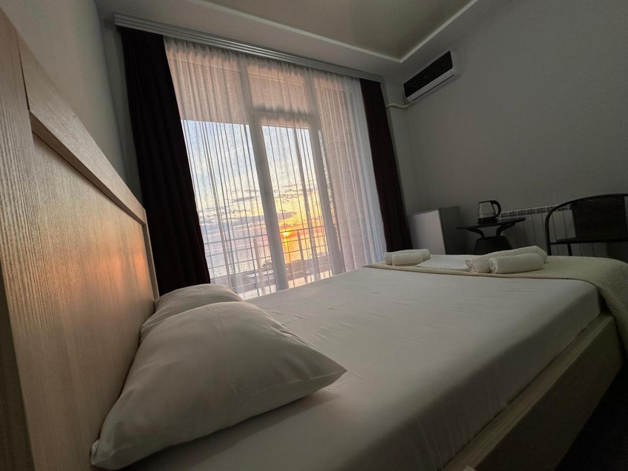 Guest House 99 Batumi Exterior foto